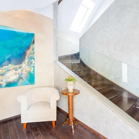 Prestige Luxury Penthouse Apartment